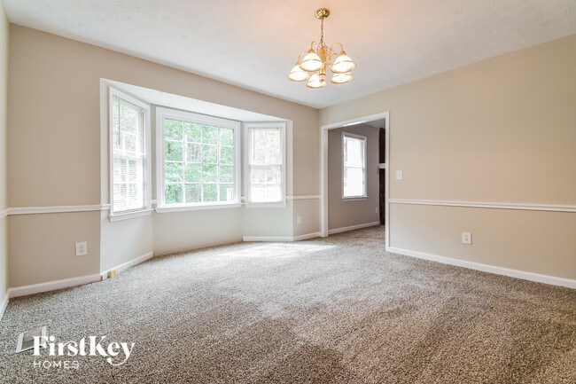 Building Photo - 1930 Fernwood Dr