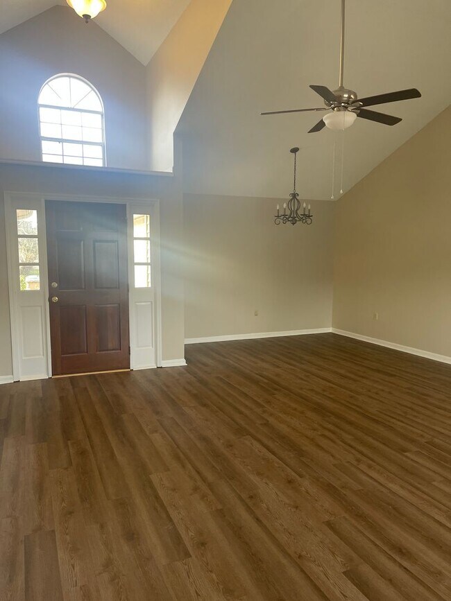 Building Photo - 480 Teal Lake Dr