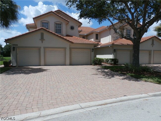 Building Photo - 8986 Greenwich Hills Way