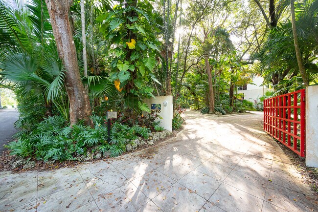 Foto del edificio - 4994 Hammock Lakes Dr