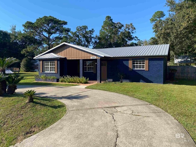 Foto del edificio - 20095 Dotson St