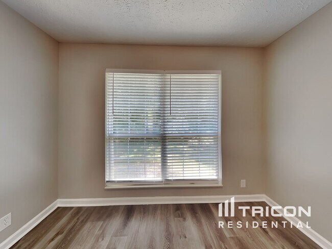 Foto del edificio - 6173 Hampton Hall Way