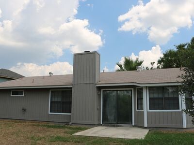Building Photo - 6991 Sunset Village Dr