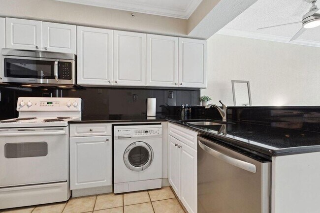 Building Photo - 2501 S Ocean Dr
