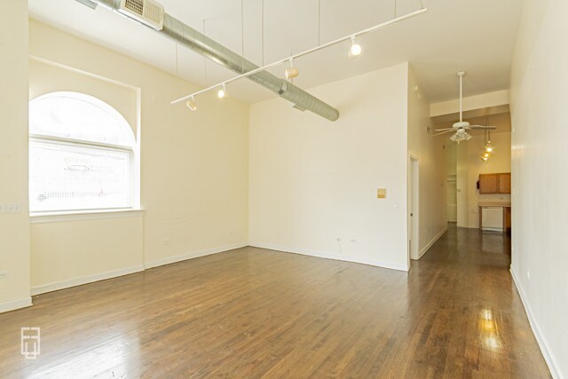 Building Photo - 2026 S Washtenaw Ave