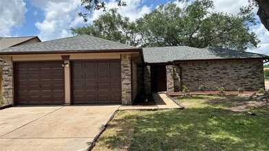 Building Photo - 1302 Gentle Bend Dr