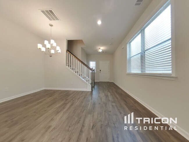 Foto del edificio - 204 Chapelcrest Ln
