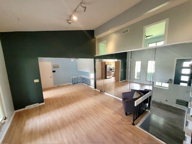 Foto del edificio - 818 Eastchester Dr