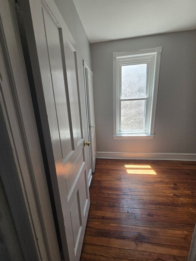 Building Photo - Beautiful 4-Bedroom Home with Central Air, Gas Heating  Laundry