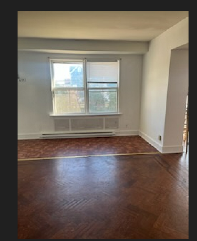 Building Photo - 412 Levick St