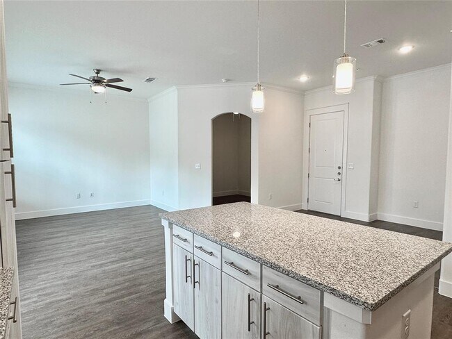Building Photo - 3030 Greenbusch Rd