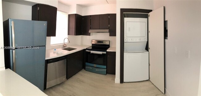 Foto del edificio - 6195 NW 186th St