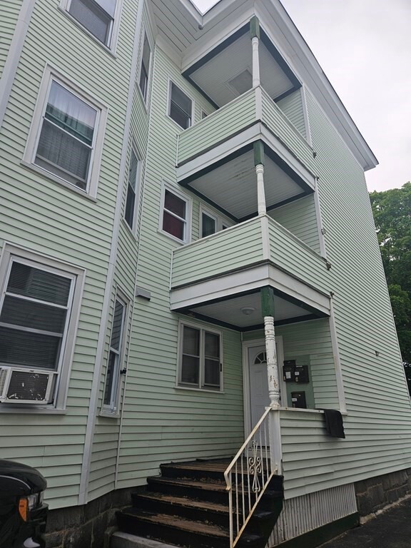 Building Photo - 106 Mt Washington St