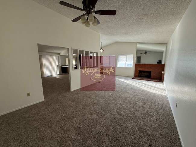 Building Photo - Donner Springs 4 bedroom home- Kay DeAlba ...