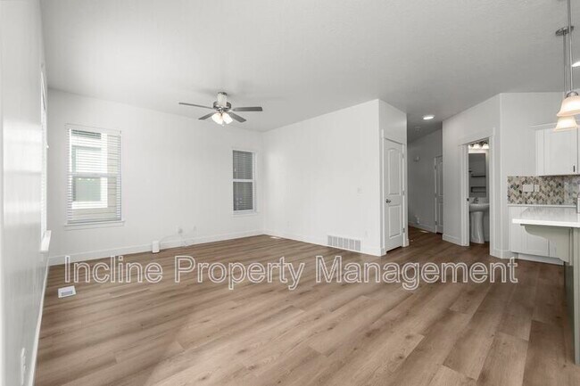 Building Photo - 1009 N Ledger Dr