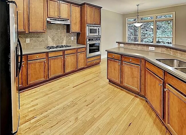 Foto del edificio - 7257 Village Crk