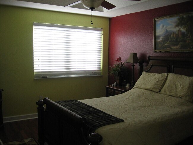 Foto del edificio - 1118 Shoma Dr