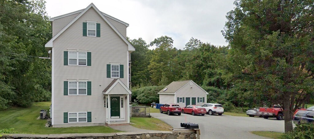 Primary Photo - 104 Middlesex Rd