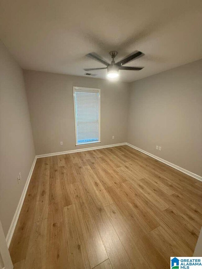 Foto del edificio - 1314 Moss Rose Ln