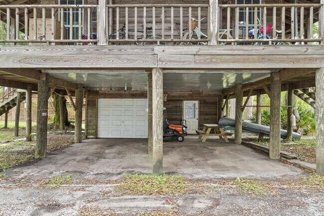 Building Photo - 1882 Lodgepole Dr