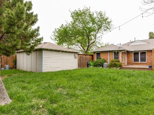 Foto del edificio - 9520 Ash Creek Dr