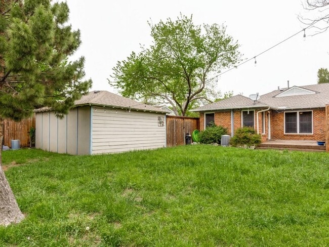 Building Photo - 9520 Ash Creek Dr