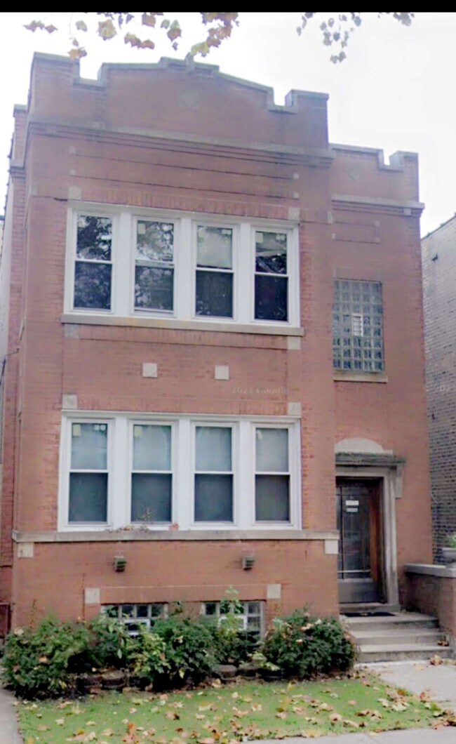 Building Photo - 5853 N Campbell Ave