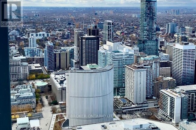 Building Photo - 197 Yonge St