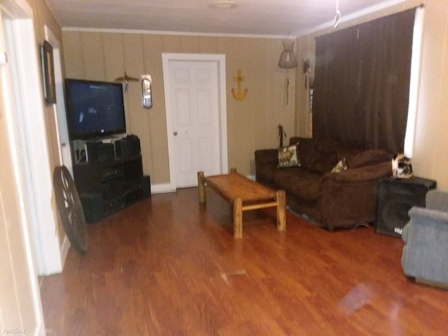 Building Photo - 4 br, 1.5 bath House - 105 S Ottawa St