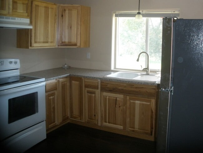 Building Photo - 4045 W Juniper Rd