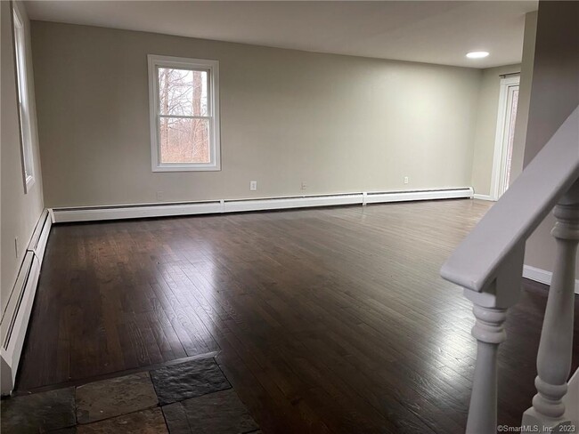 Building Photo - 255 Wall St