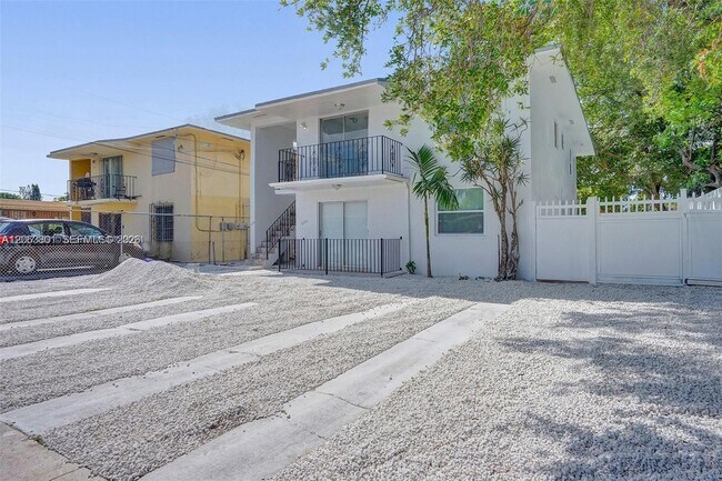 Foto del edificio - 3290 NW 4th St