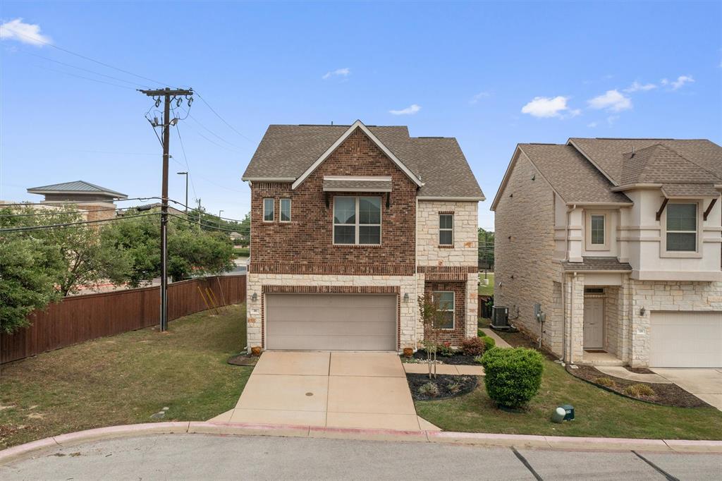 Foto principal - 2105 Town Centre Dr