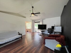 Building Photo - 1252 Northview Dr