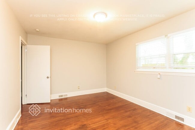 Foto del edificio - 1318 Lomax Ave