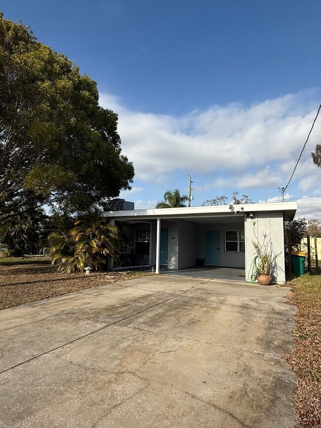 Building Photo - 1949 Forked Creek Dr
