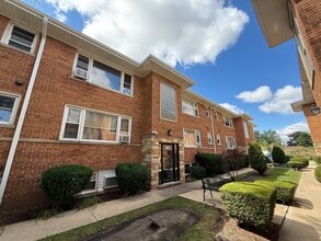 Building Photo - 3110 Calwagner St