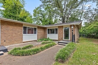 Building Photo - 3600 Gleason Dr