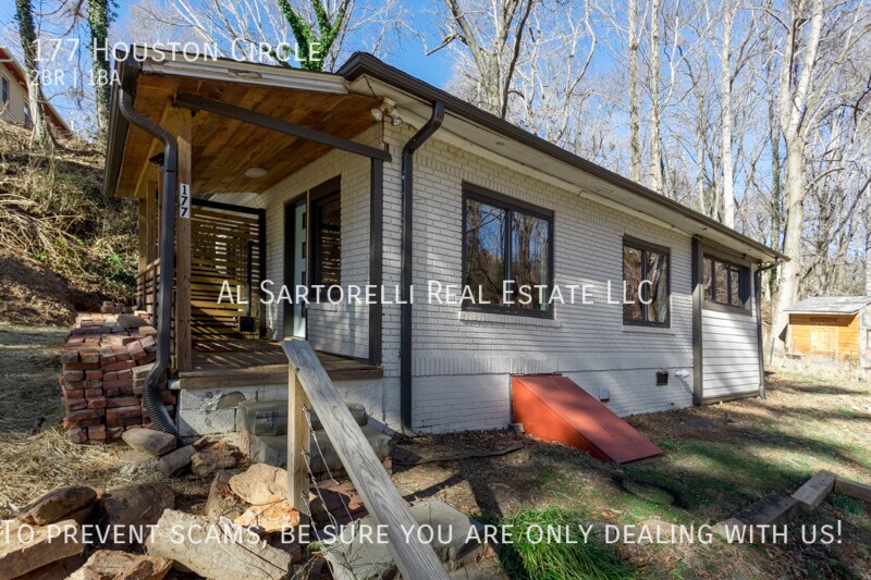 Primary Photo - Pet friendly & private Montford Cottage In...