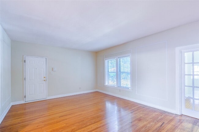 Foto del edificio - 6803 Kingsbury Blvd