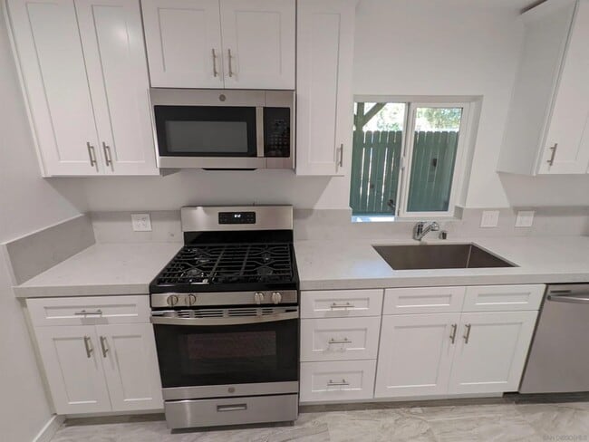 Building Photo - 4163 1/2 Marian Street Unit