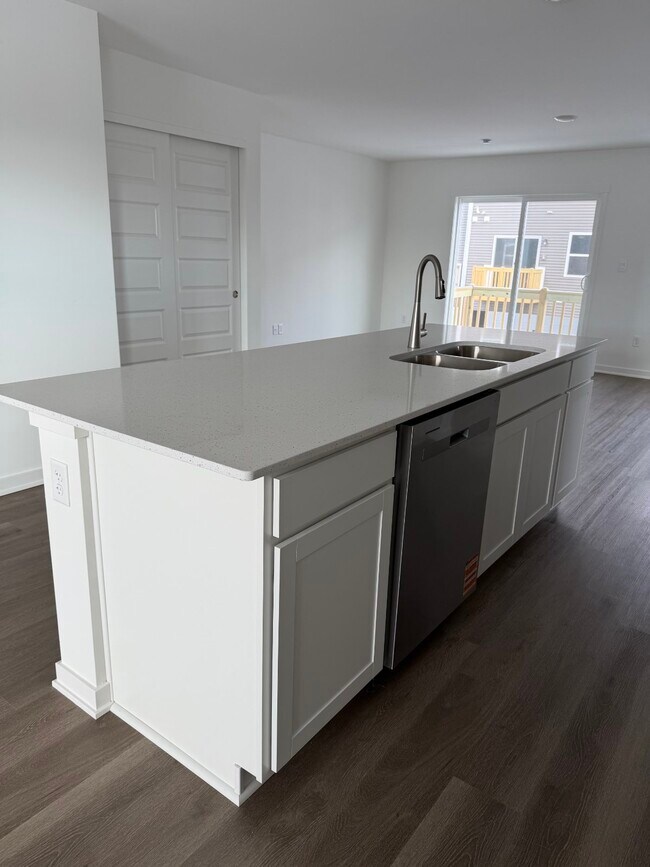 Foto del edificio - 1413 Oakfield Ln