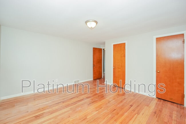 Foto del edificio - 13790 Cedar Rd