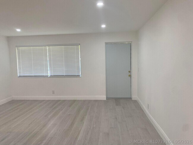 Foto del edificio - 555 Purdy Ln