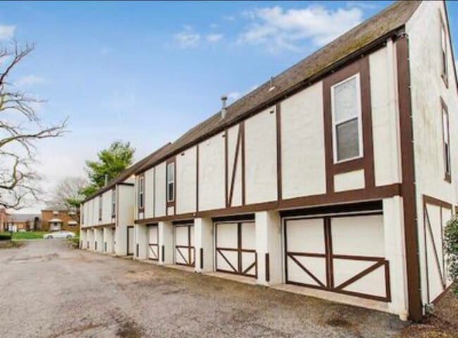 Building Photo - 1587 Arlington Ave
