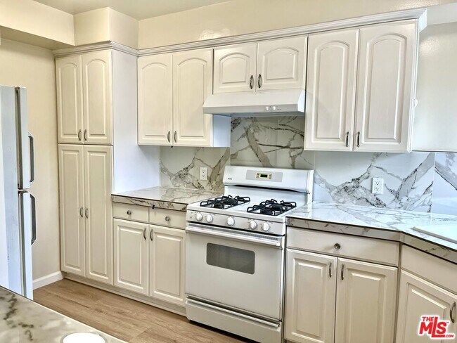 Foto del edificio - 1033 Euclid St