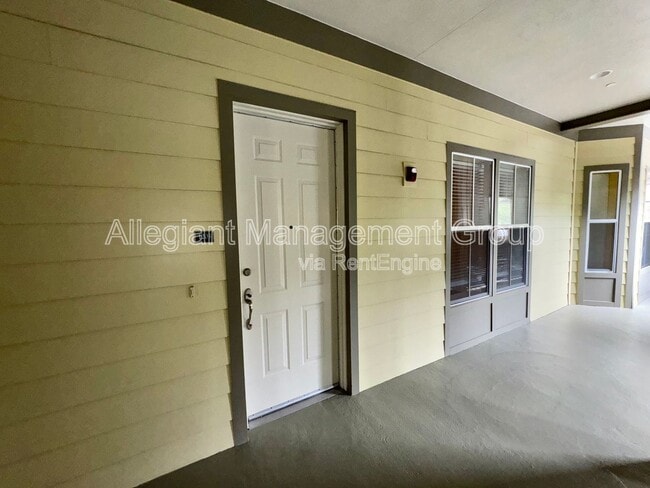 Building Photo - 604 Mulberry Ave