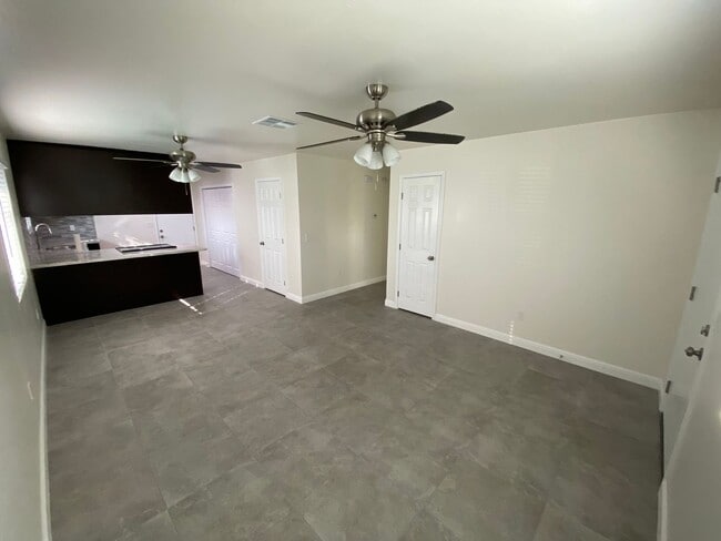 Building Photo - 1134-1140 Chinowth / 4030-4036 Tulare