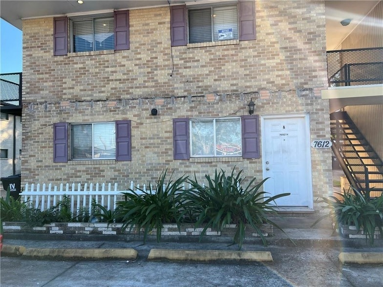 Primary Photo - 7612 W Judge Perez Dr