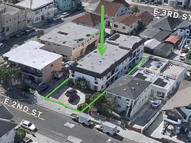 Building Photo - 2022 E 2nd St